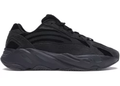 Adidas Yeezy Boost 700 V2 Vanta